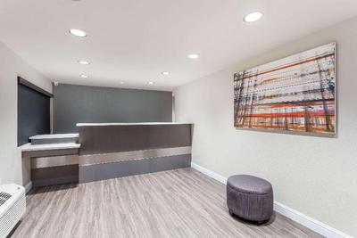 Days Inn by Wyndham Fresno Yosemite Area