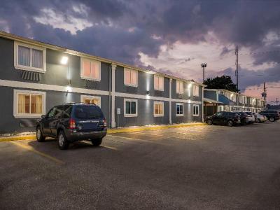 Days Inn by Wyndham New Orleans Pontchartrain