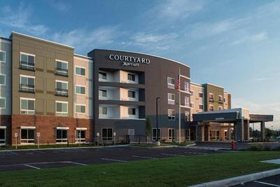 Courtyard Clifton Park