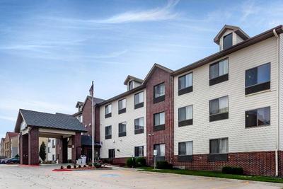 Comfort Inn & Suites Emporia Area
