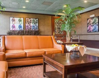 Clarion Hotel & Suites Riverfront