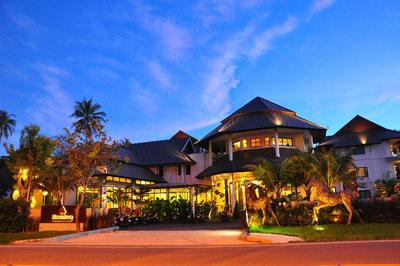 Navatara Phuket Resort SHA Extra+