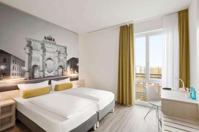 Super 8 Munich City West