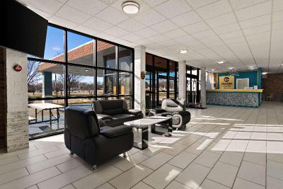 Clarion Pointe Bloomington Normal I-55 University