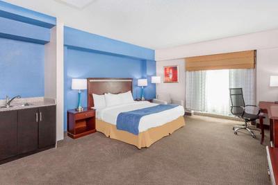 Baymont by Wyndham Delavan Near Lake Geneva