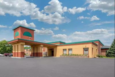 Econo Lodge Inn Suites