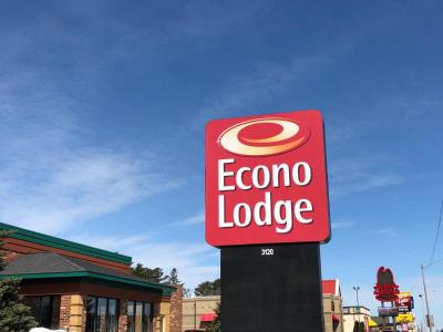 Econo Lodge Inn Suites