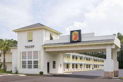 Super 8 by Wyndham Kingsland I-95/Naval Base Area