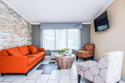 Super 8 by Wyndham Monroe