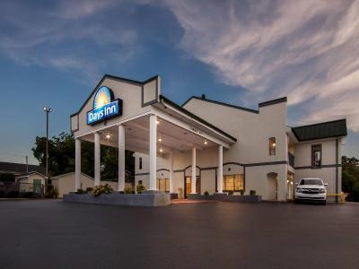 Days Inn by Wyndham Lexington