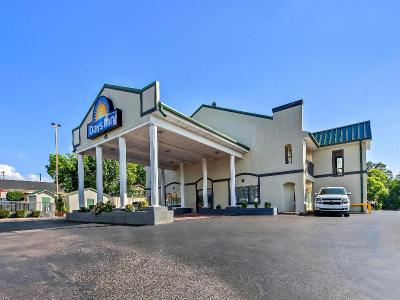 Days Inn by Wyndham Lexington