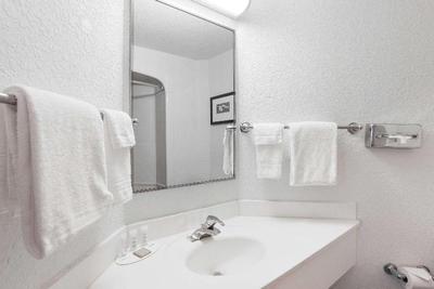 Super 8 by Wyndham Sault Ste. Marie