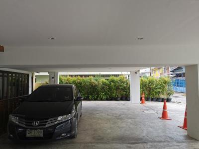 Lertnimit Boutique Hotel by ZUZU