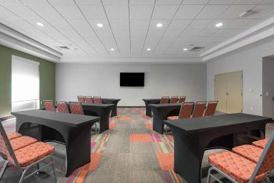 Home2 Suites by Hilton Ft. Lauderdale Airport-Crui