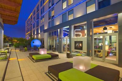 Aloft Portland Airport at Cascade Station