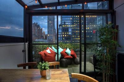 6 Columbus Hotel