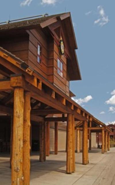 Old Faithful Snow Lodge
