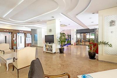 May Flower Aparthotel