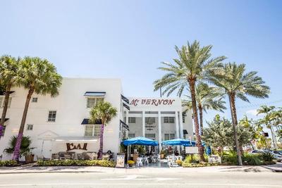 Oceanside Hotel + Suites