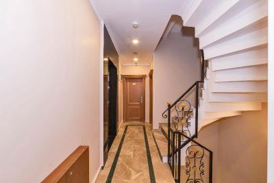 Magnaura House Hotel