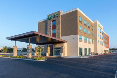 Holiday Inn Express Visalia - Sequoia National Pk