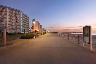 Surfbreak Oceanfront Hotel, an Ascend Hotel Collec