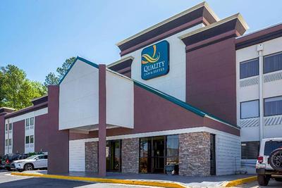 Quality Inn & Suites Six Flags Area