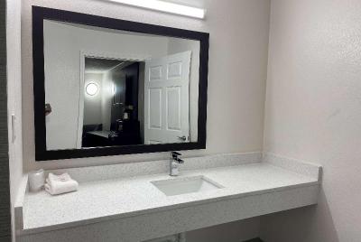 Days Inn By Wyndham Calhoun Ga