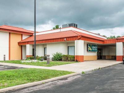 Quality Inn & Suites Kansas City I-435N Near Sport