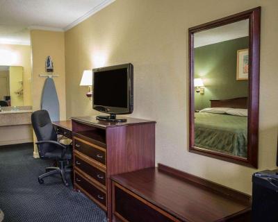 Rodeway Inn & Suites Plymouth