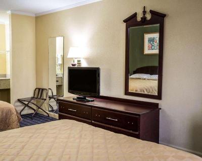 Rodeway Inn & Suites Plymouth