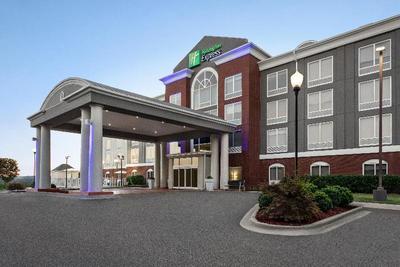 Holiday Inn Express and Suites Birmingham Irondale