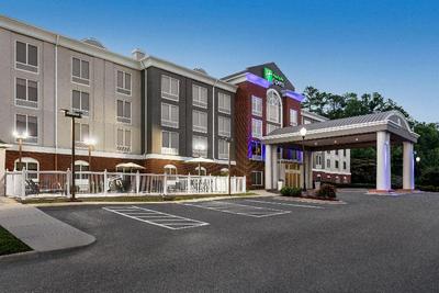 Holiday Inn Express and Suites Birmingham Irondale