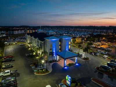 Holiday Inn Express and Suites N. Myrtle Beach Lit