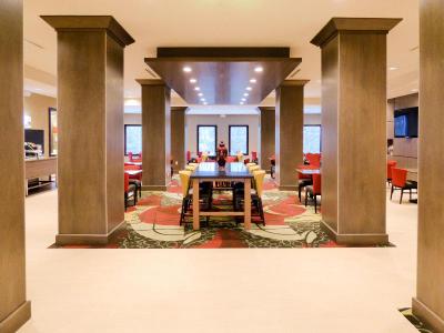 Holiday Inn Express and Suites Plymouth Ann Arbor