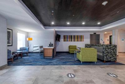 Holiday Inn Express & Suites Petersburg/Dinwiddie