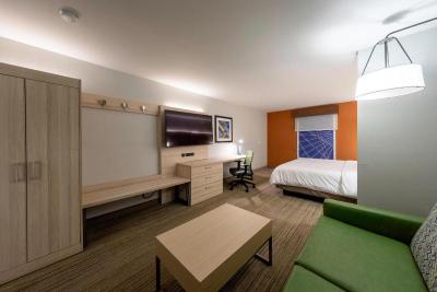 Holiday Inn Express & Suites Petersburg/Dinwiddie