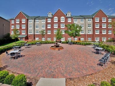 Holiday Inn Express and Suites St. Louis West O Fa