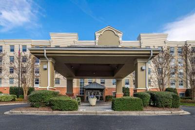 Comfort Suites near Birkdale Village- Huntersville