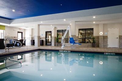 Holiday Inn Express and Suites El Reno