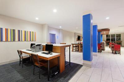 Holiday Inn Express and Suites Corona