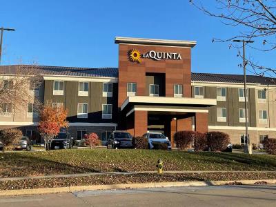 La Quinta Inn & Suites by Wyndham Ankeny IA / Des