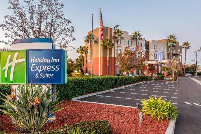 Holiday Inn Express & Sts Fremont Milpitas Centra