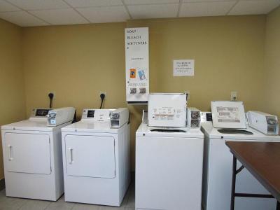 Holiday Inn Express and Suites Pembroke Pines Sher