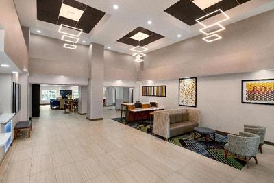 Holiday Inn Express and Suites Pembroke Pines Sher