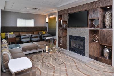 Holiday Inn Express and Suites Lafayette