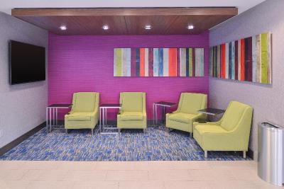 Holiday Inn Express and Suites Bryant Benton Area