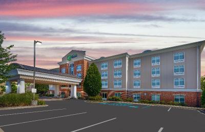 Holiday Inn Express and Suites Ooltewah Springs Ch