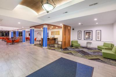 Holiday Inn Express and Suites Orange