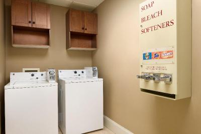 Holiday Inn Express and Suites Alpharetta Windward